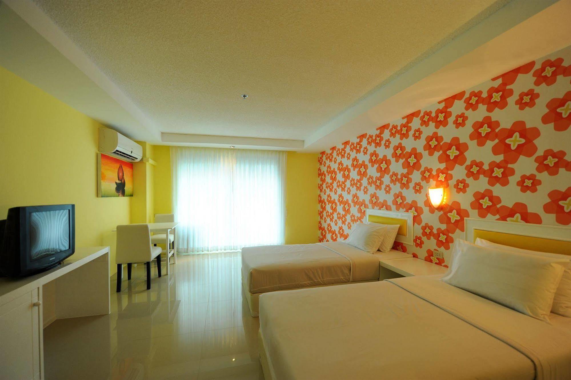 Angket Hip Residence Pattaya Exterior photo