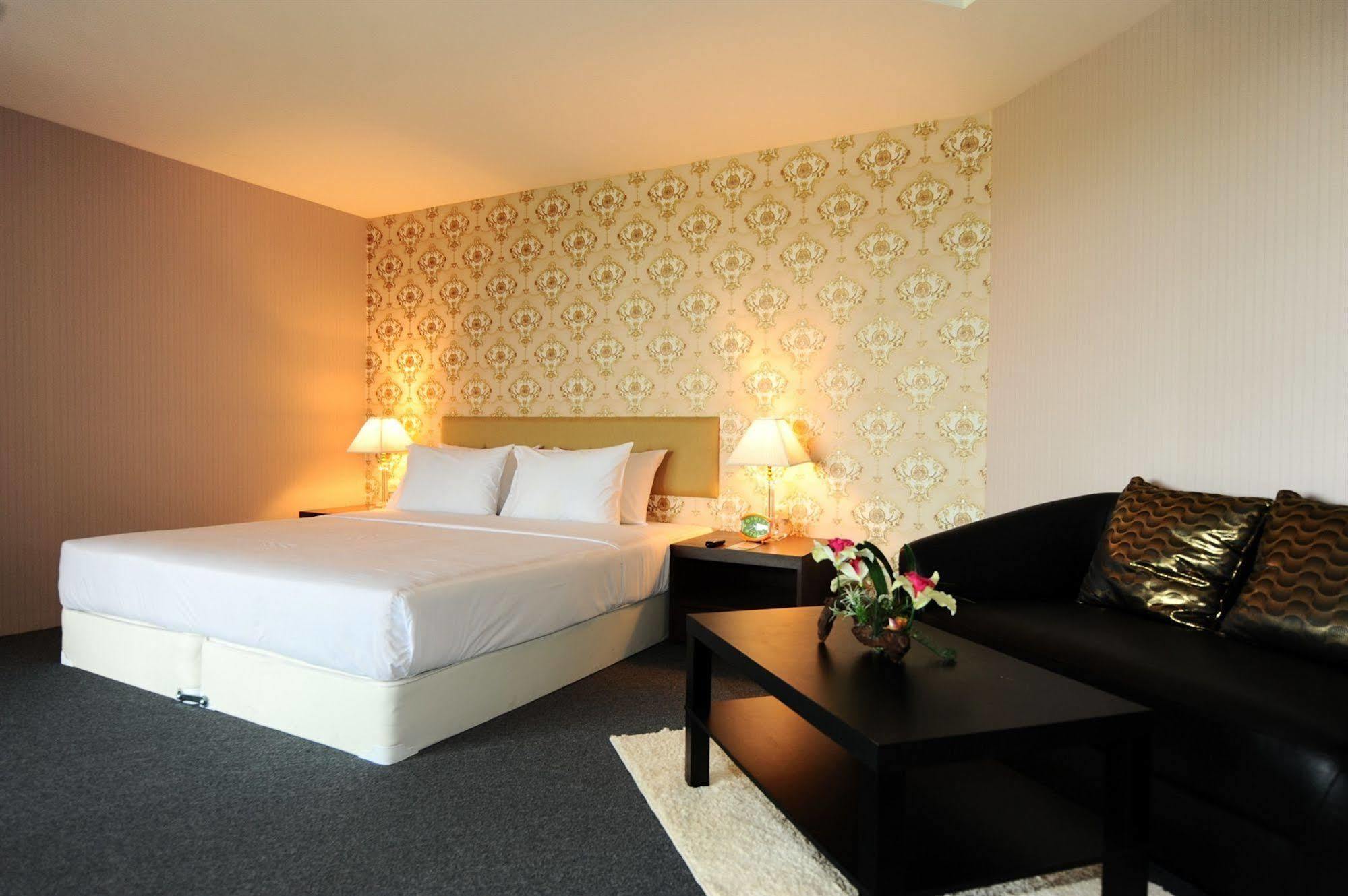Angket Hip Residence Pattaya Exterior photo